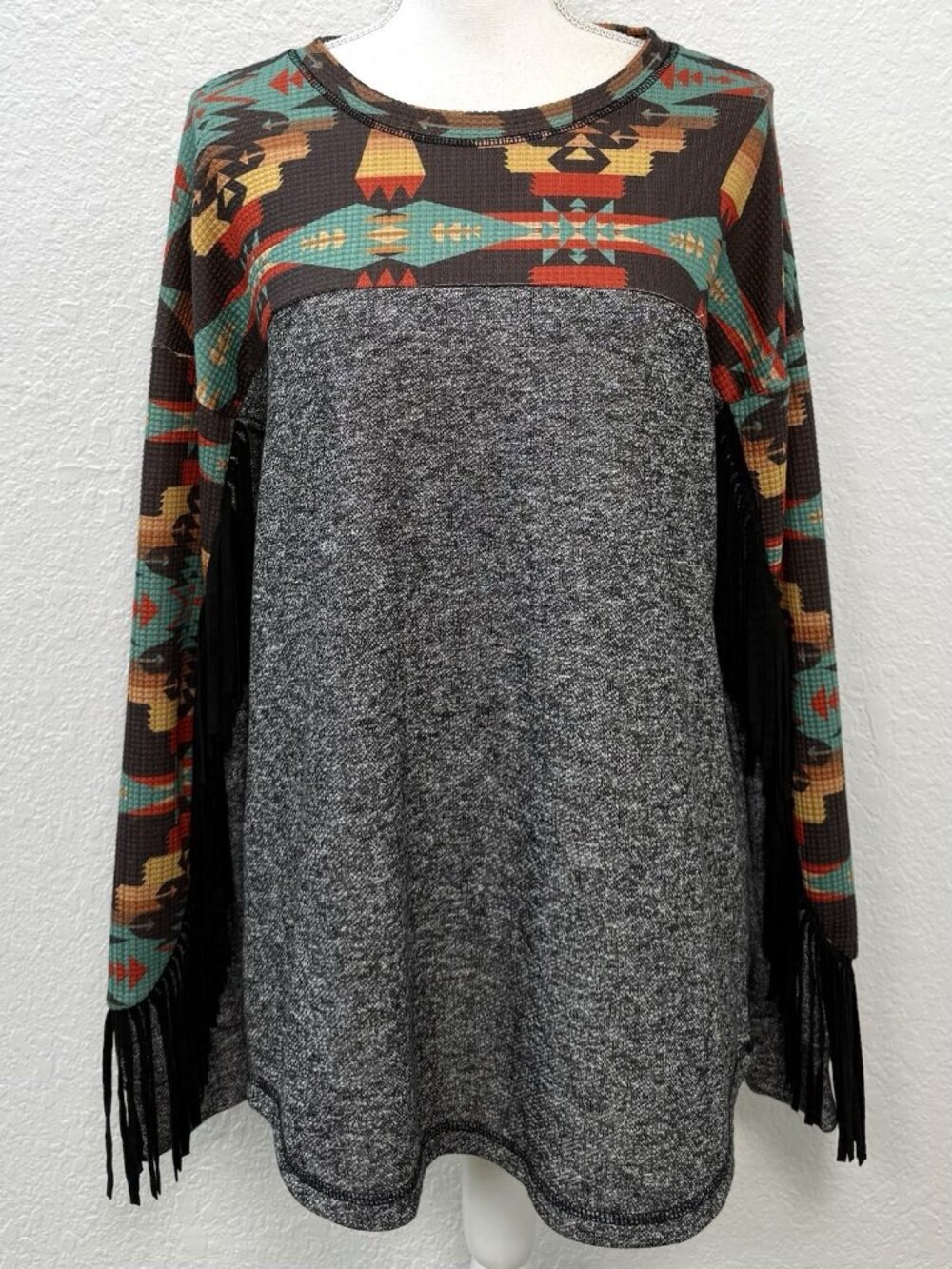 FASHION EXPRESS USA Womens LARGE Southwestern Fringe L/S T-SHIRT Top NWT NEW